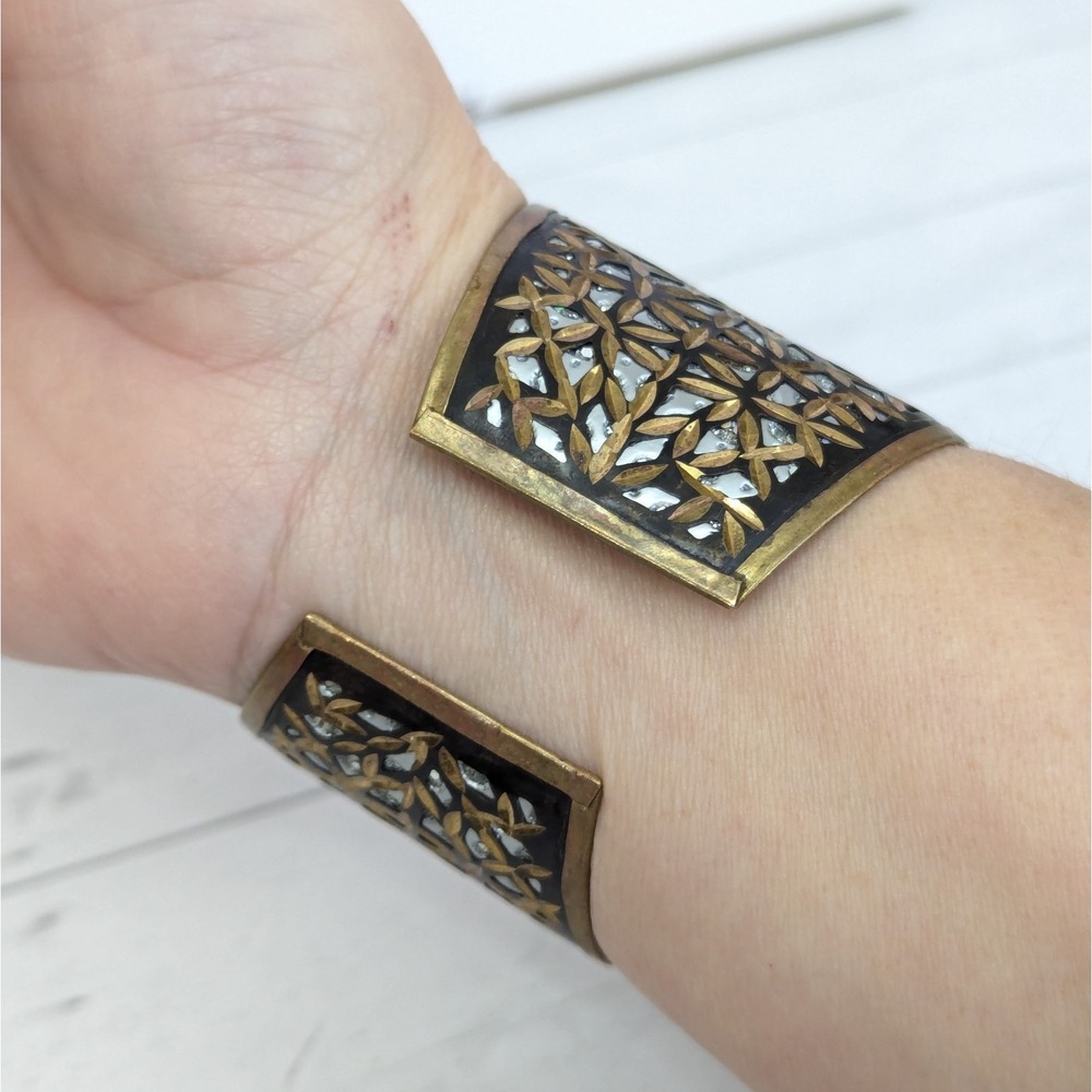 Brass Inlay Cuff Bracelet Metallic Silver Tone Etched Cutout Detail Boho India - Picture 11 of 13